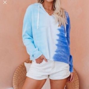 NWT Modern Style Me tie dye hoodie shades of blue and white